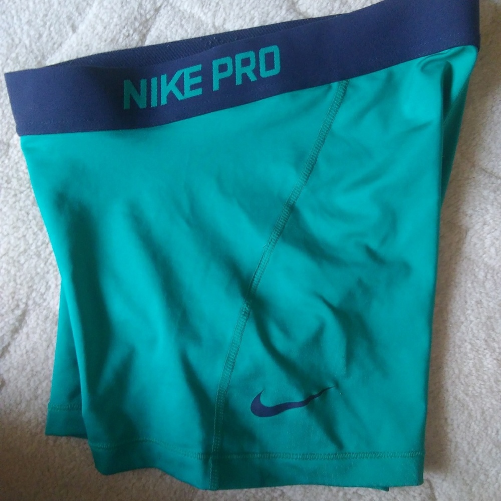 Nike Work out shorts
